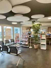 Salle d'attente de la Maison de l'emploi - france services